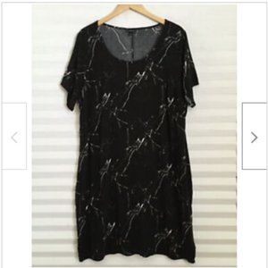 Torrid Womens Dress Size 3 Short Sleeve Scoop Neck Pullover Shift‎